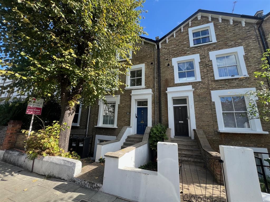 Long Leasehold First Floor Flat Requiring Updating