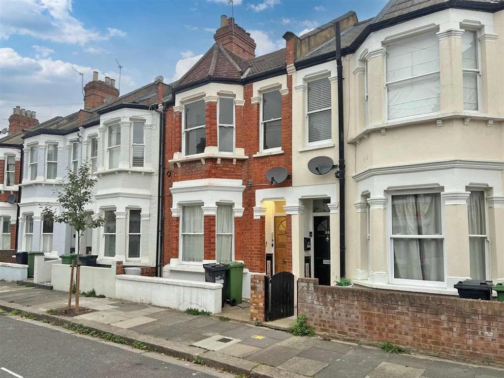 Long Leasehold First Floor Self-Contained Flat with Garden