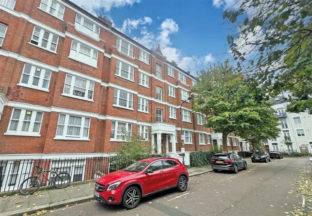 Long Leasehold Lower Ground Floor Self-Contained Mansion Flat