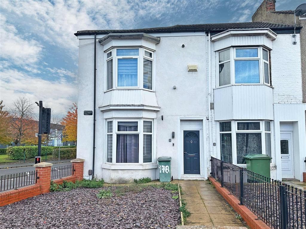 Four-bedroom End Terrace Property