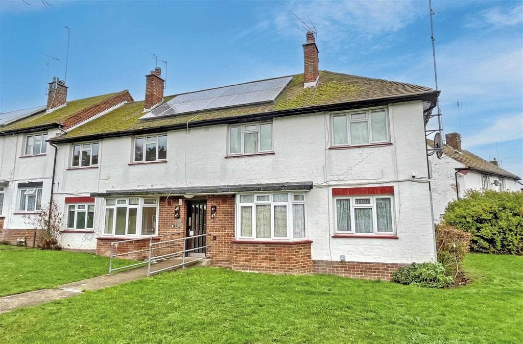 Long Leasehold Ground Floor Self-Contained Flat Requiring Updating