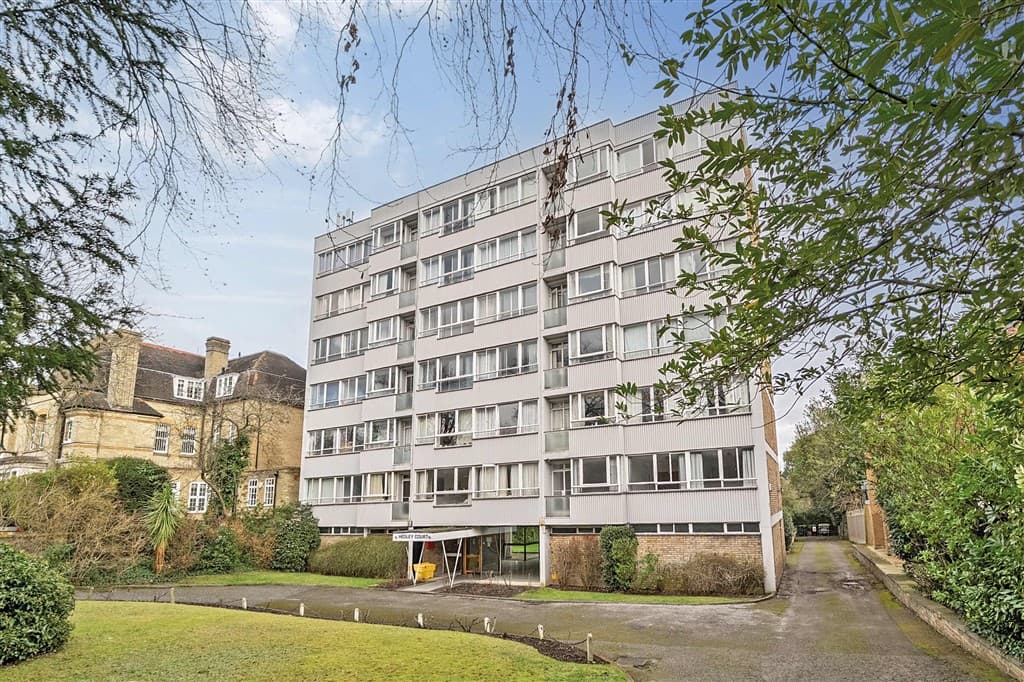 Long Leasehold Fourth Floor Purpose Built Self-contained Flat