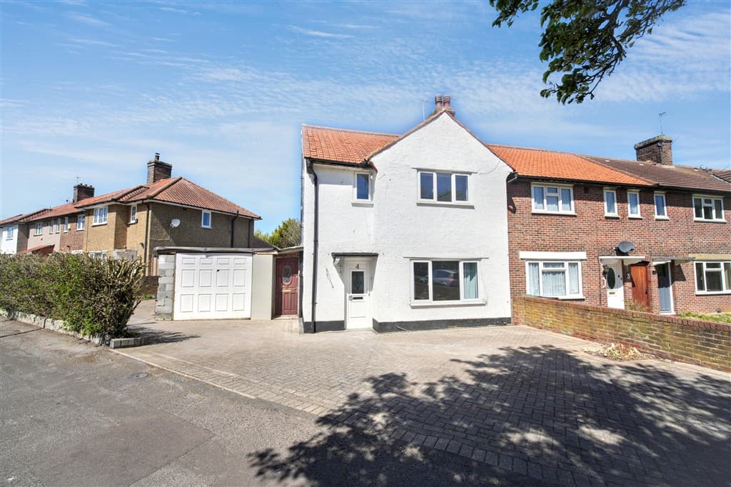 Freehold End of Terrace House