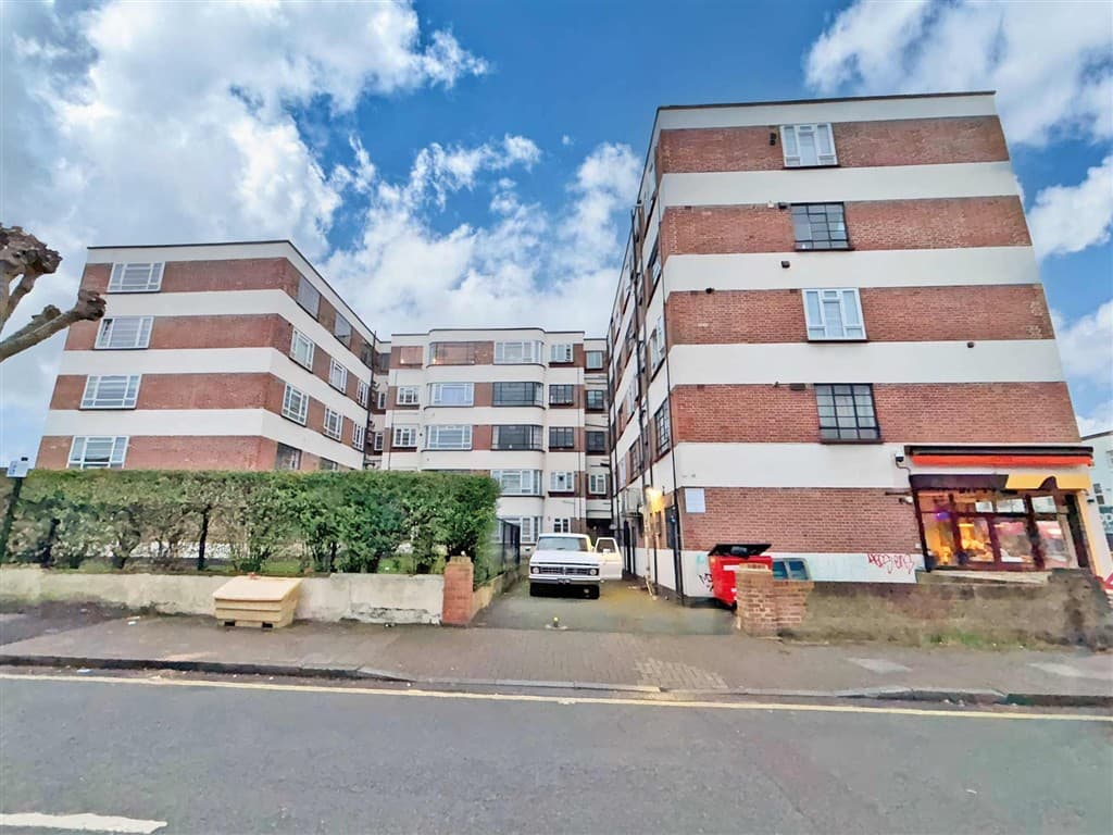 Leasehold Ground Floor Self-Contained Flat