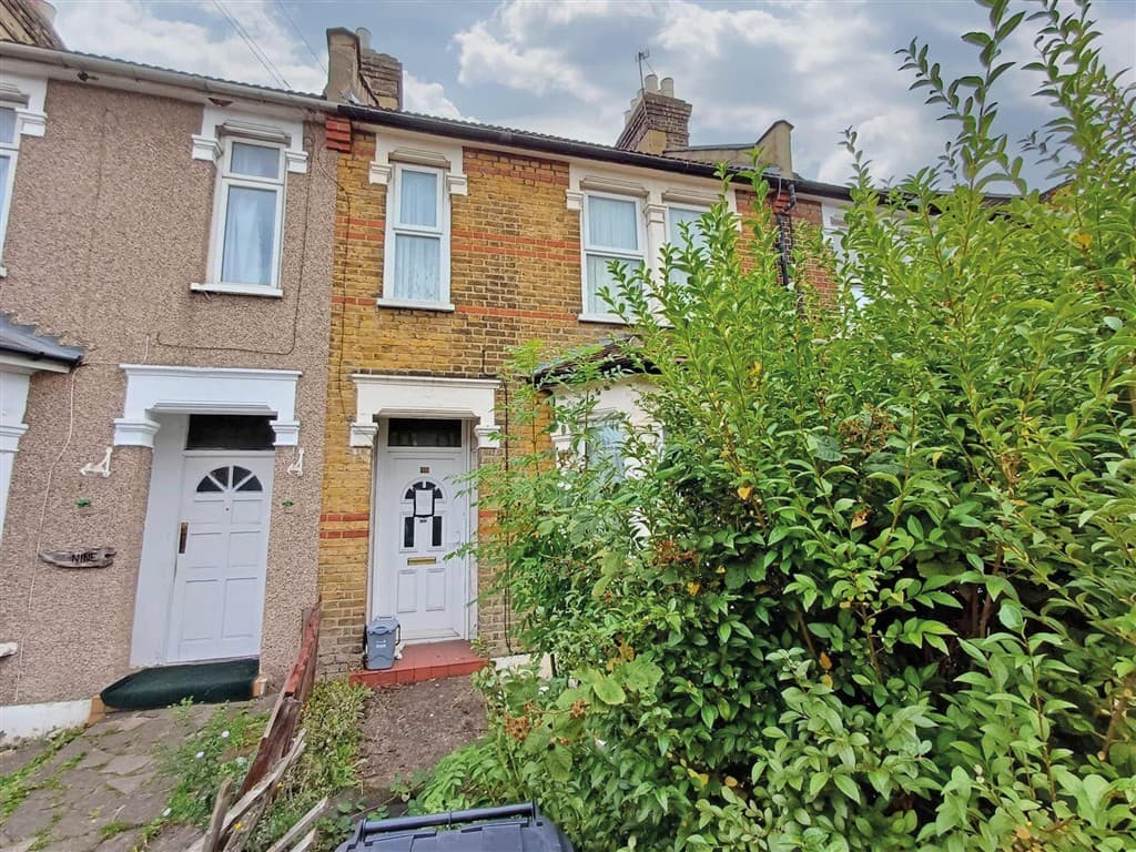 Freehold three bedroom terrace house
