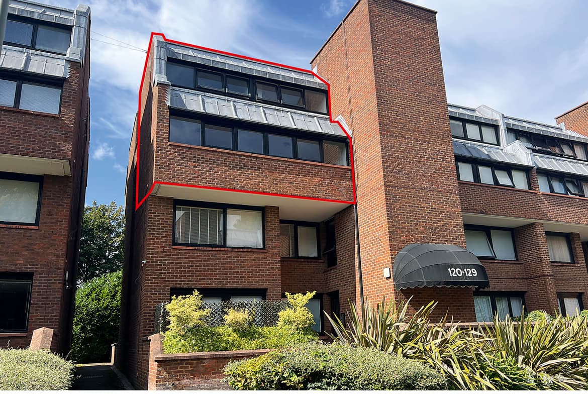 Vacant 2 Bed Flat with 1 Parking Space
