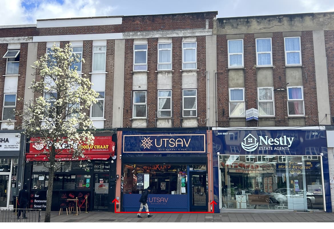 Freehold Restaurant & 2 Flats with Gross Yield 9.2%