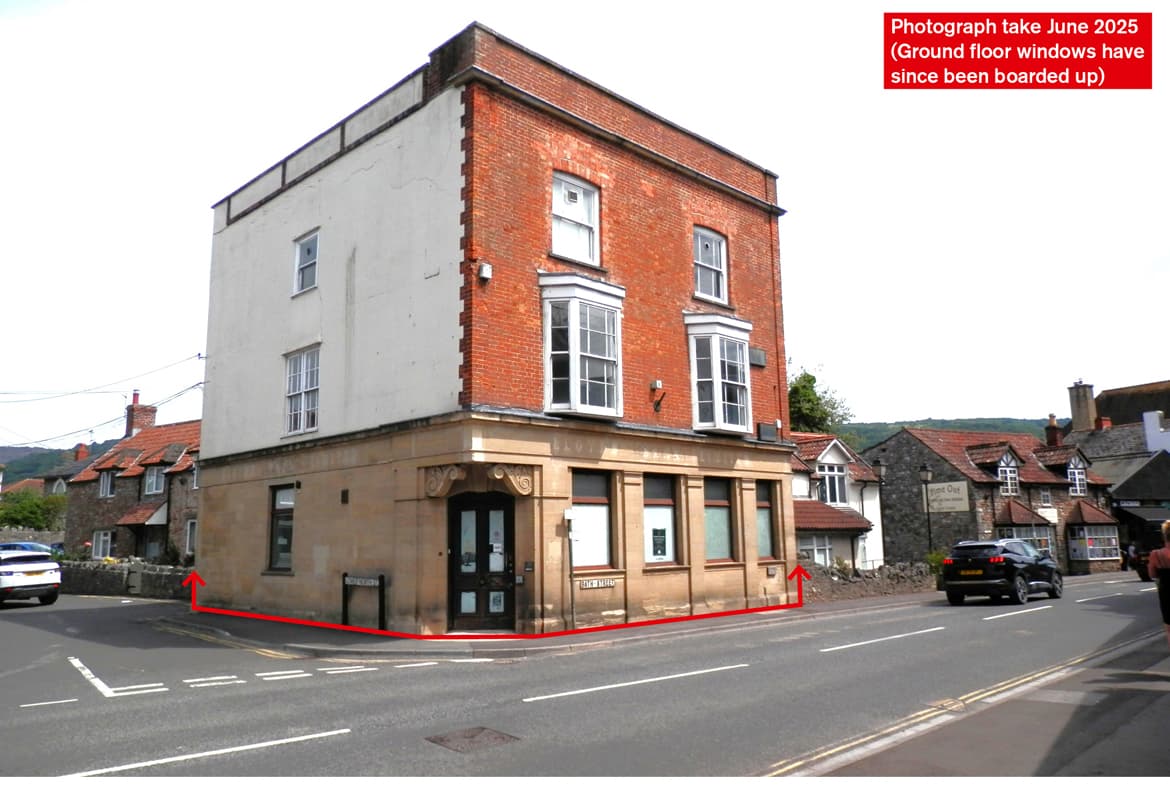 Freehold Vacant Former Bank with Prior Approval for 2 Flats