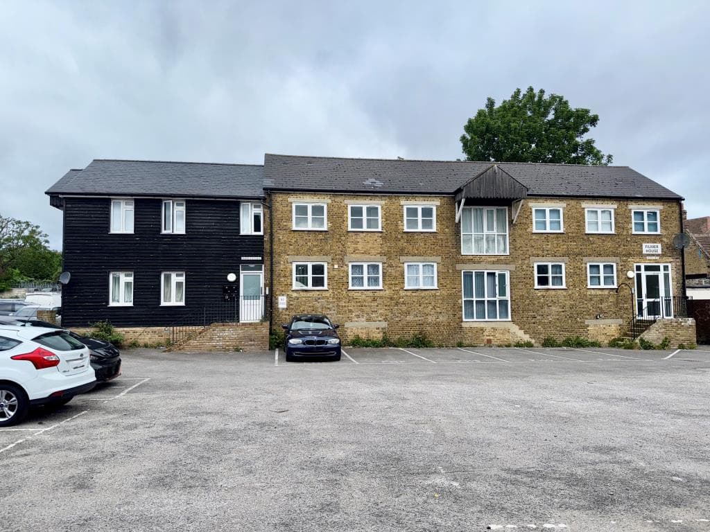 Lot 85 Freehold Block Of Flats For Investment