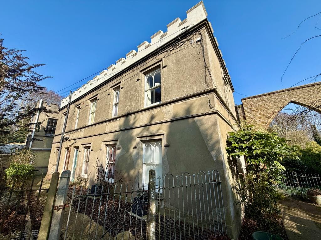 Lot 129 - Freehold Residential Investment