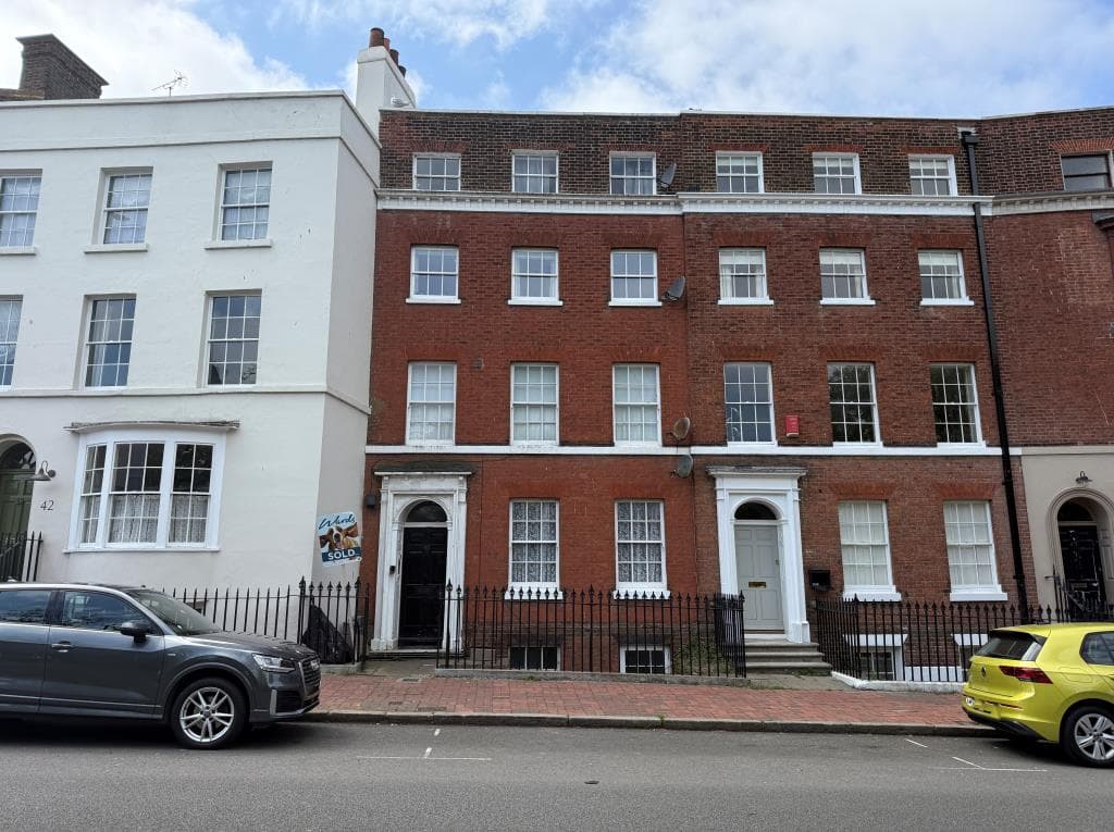 Lot 167 Studio Flat For Refurbishment