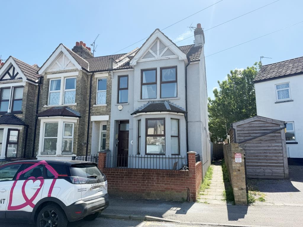 Lot 121 - Six-Bedroom Former HMO