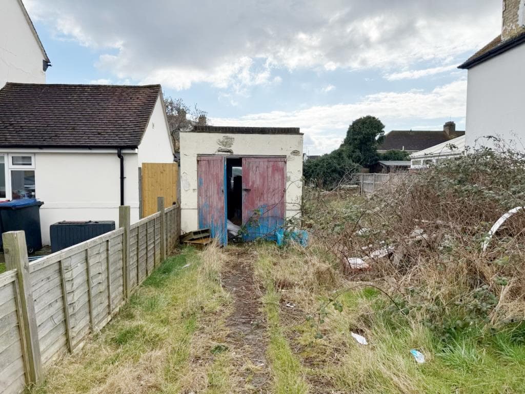 Lot 18 Freehold Garage And Land With Potential