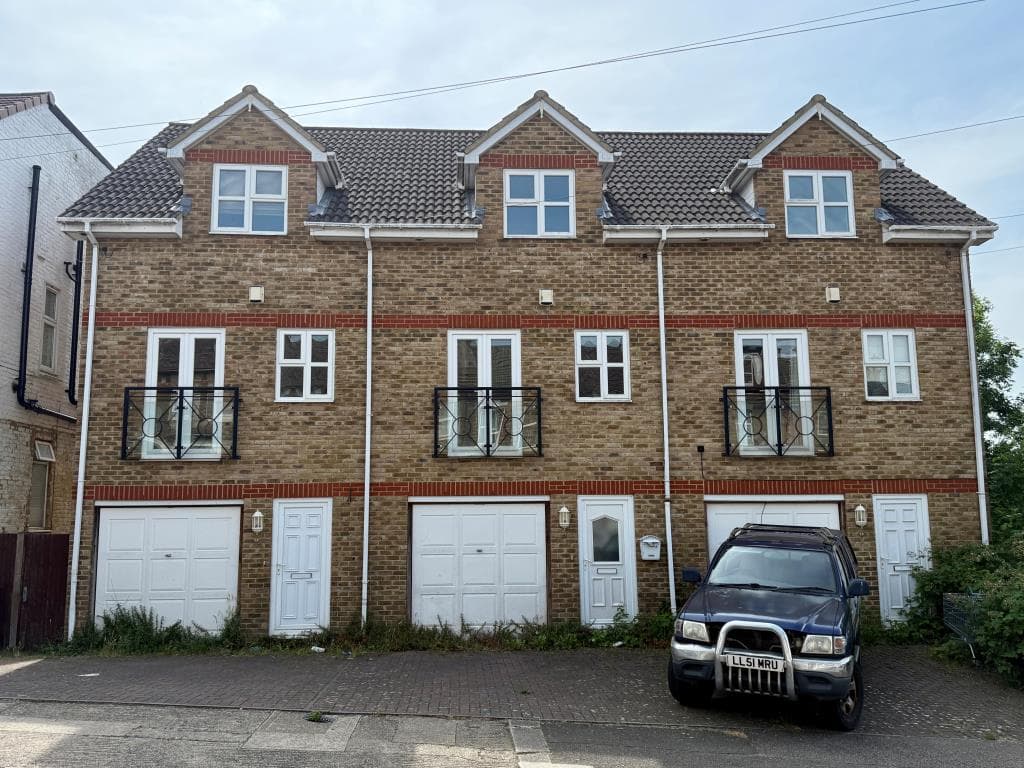 Lot 157 - Terrace Of Vacant Town Houses