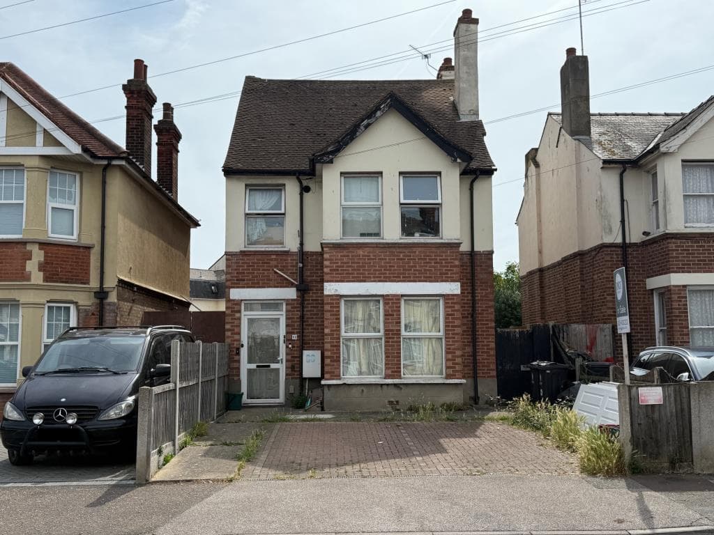 Lot 71 - Freehold Detached Building Arranged As Two Flats Currently Let