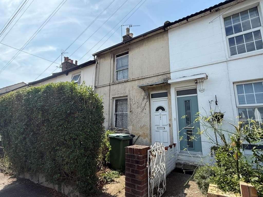 Lot 146 - Mid-Terrace House In Need Of Complete Refurbishment