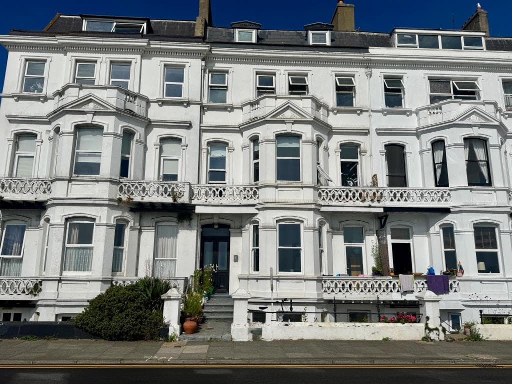 Lot 182 - Seafront Garden Flat For Improvement