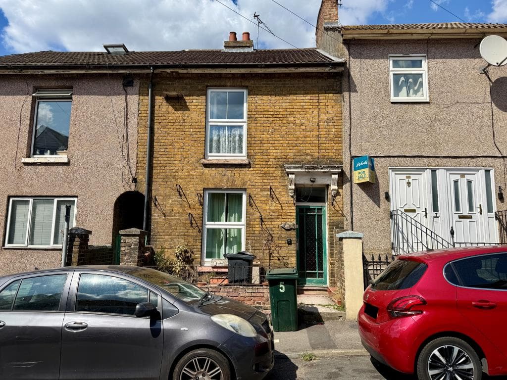 Lot 87 - Mid-Terrace House For Refurbishment