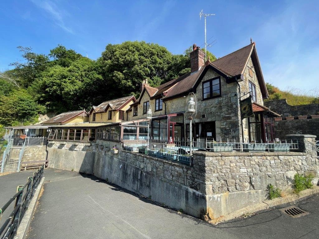Lot 98 - Seafront Public House With Stunning Views And Owner/manager Living Accommodation Over