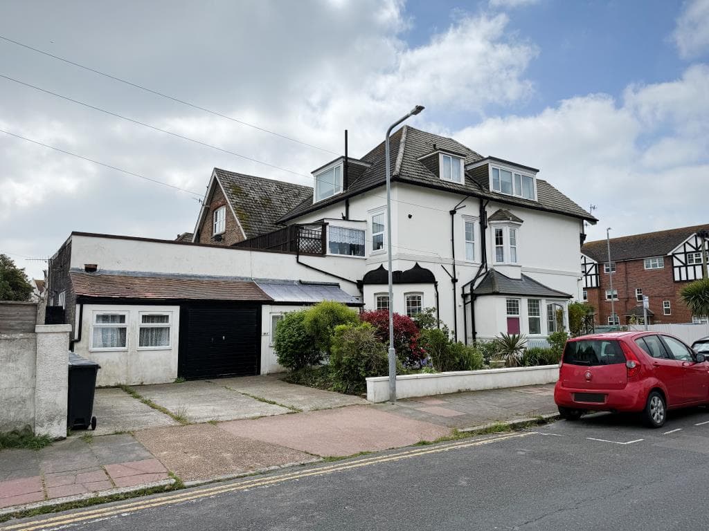 Ground Floor Flat For Repair And Refurbishment