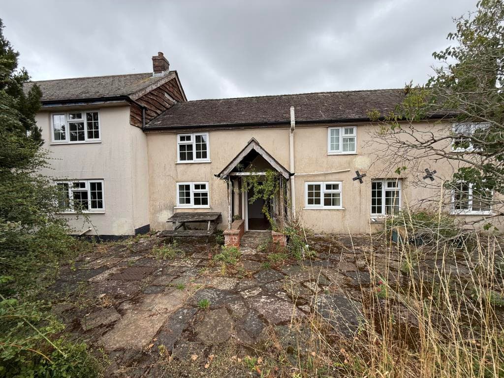 Four-Bedroom Cottage Requiring Modernisation