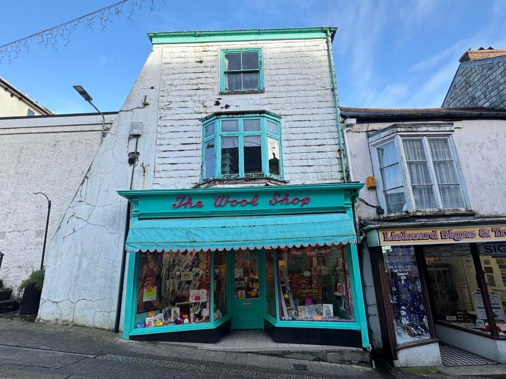 Three Storey Town Centre Commercial Unit With Potential