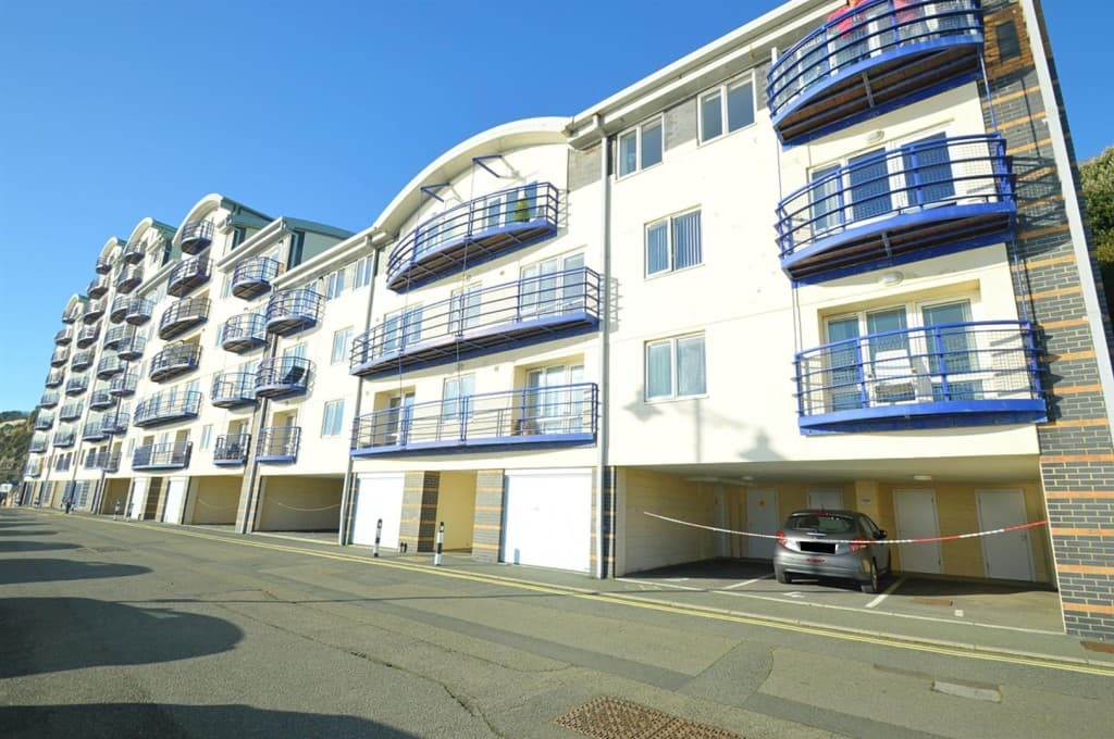 Two-Bedroom Seafront Flat With Parking