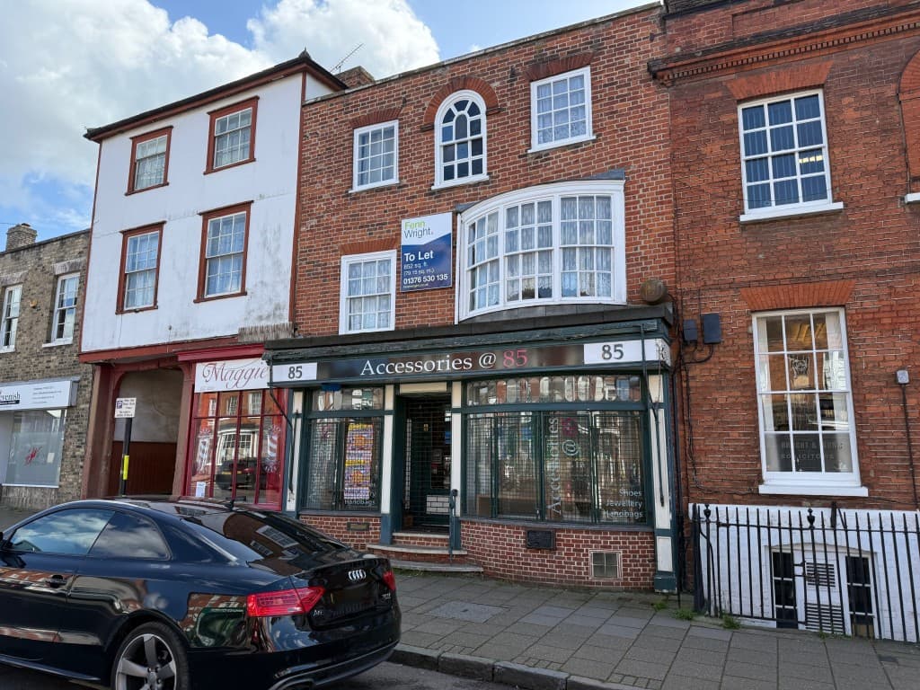 Commercial Property With Self-Contained Split Level Flat Above