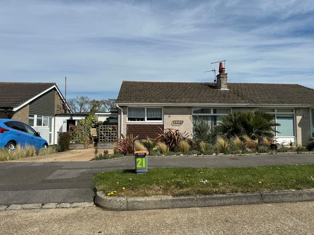 Two-Bedroom Semi-Detached Bungalow With Garage And Garden