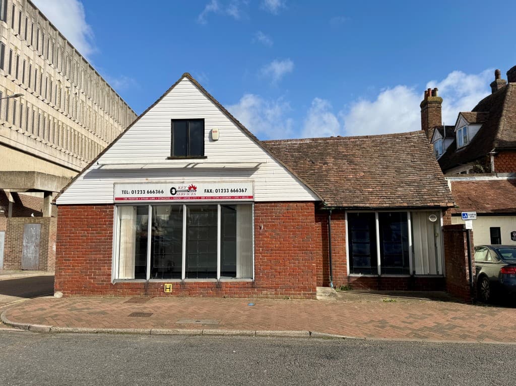 Vacant Commercial Unit In Town Centre