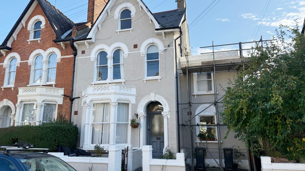 Top Floor Flat For Improvement