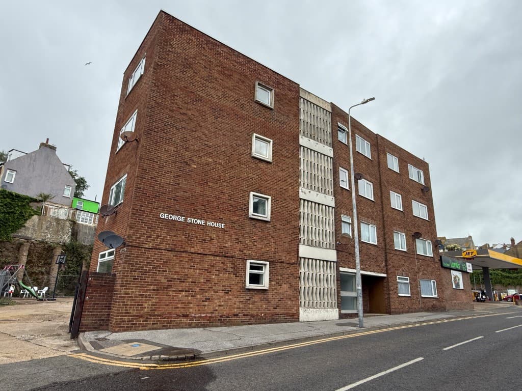 Well Presented Ground Floor Flat