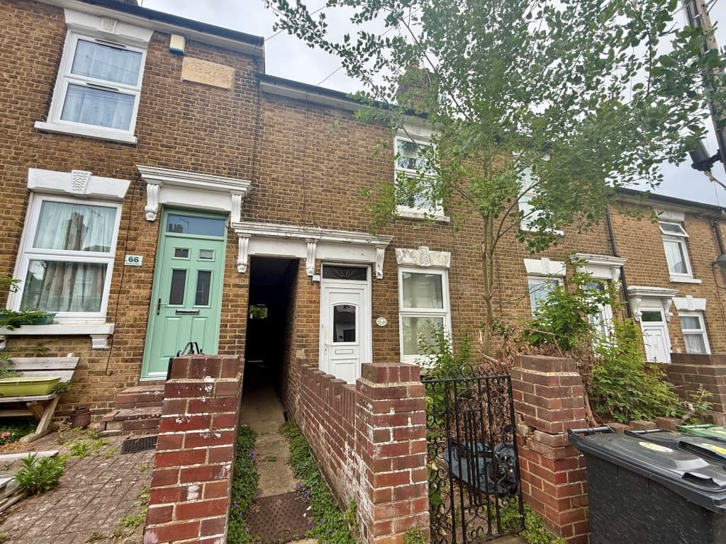 Mid-Terrace House For Refurbishment