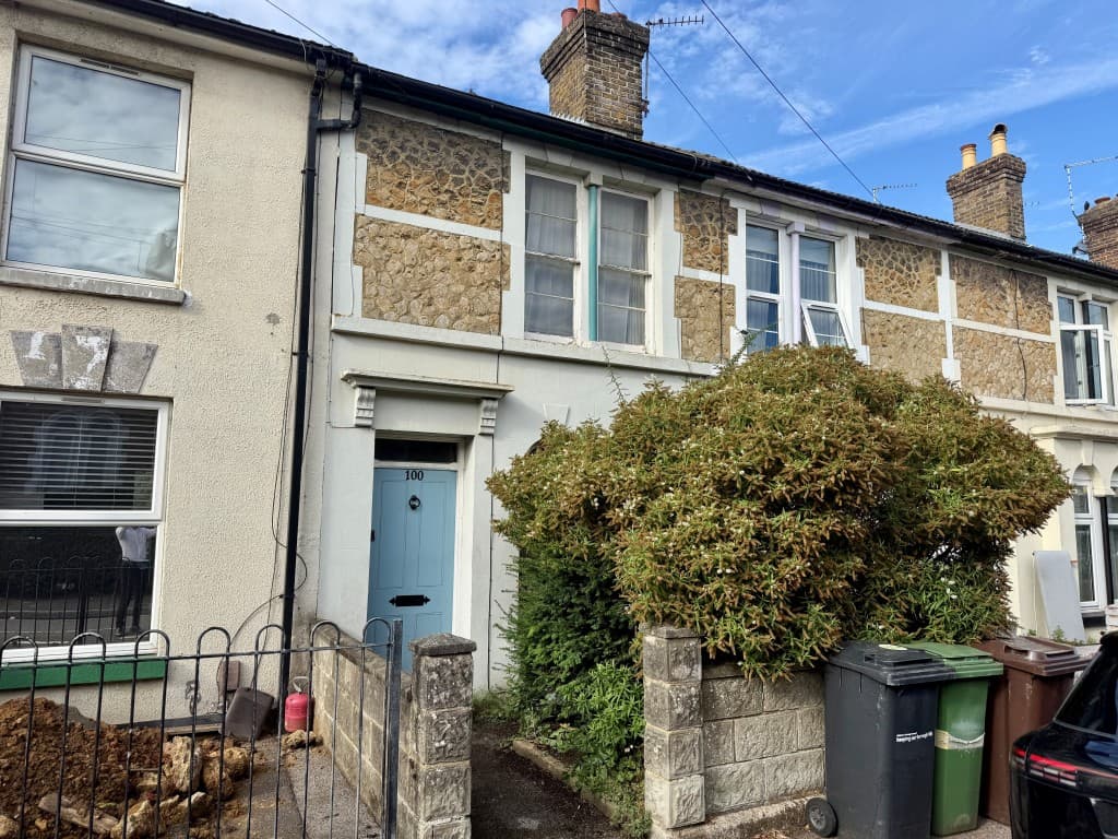 Mid-Terrace House For Refurbishment
