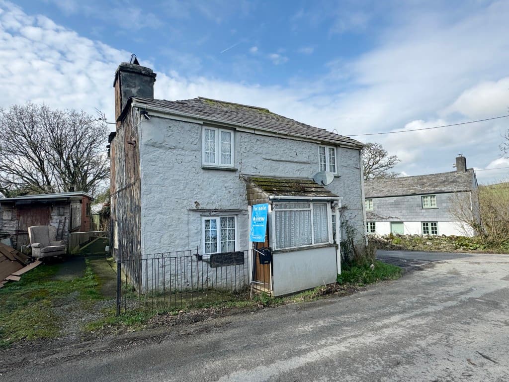 Detached Cottage For Improvement