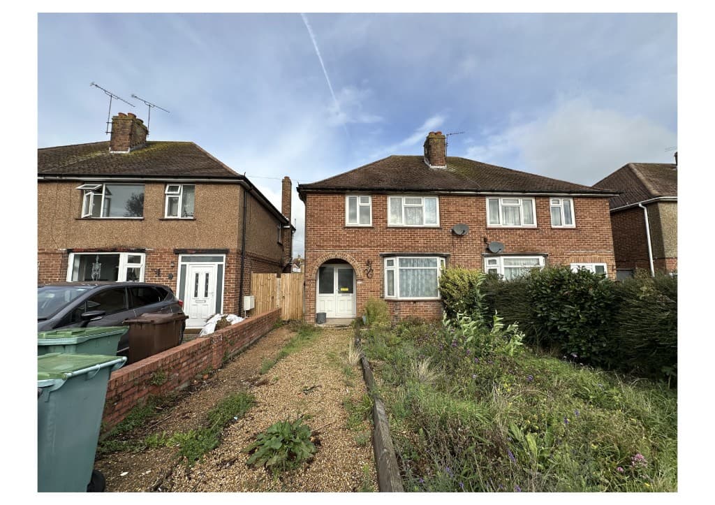 Semi-Detached House With Garden To Front And Rear