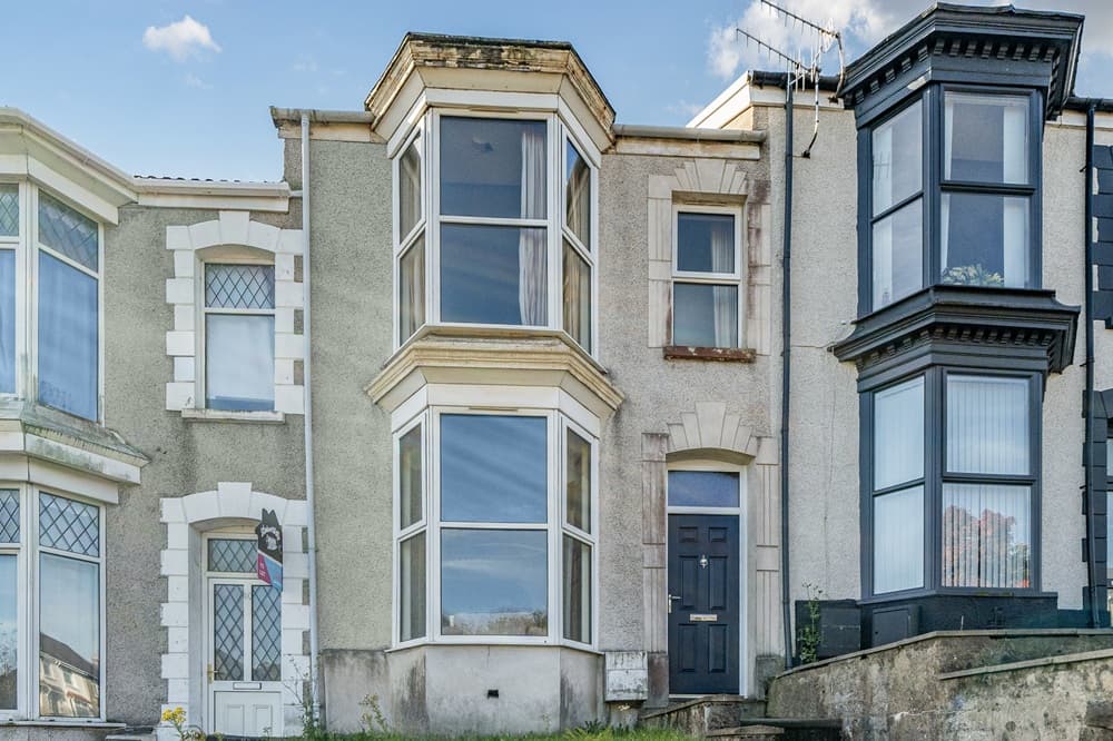 Spacious Three-Bedroom Mid-Terrace Property