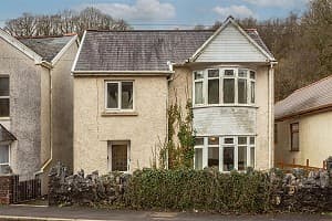 Three-Bedroom Detached Property