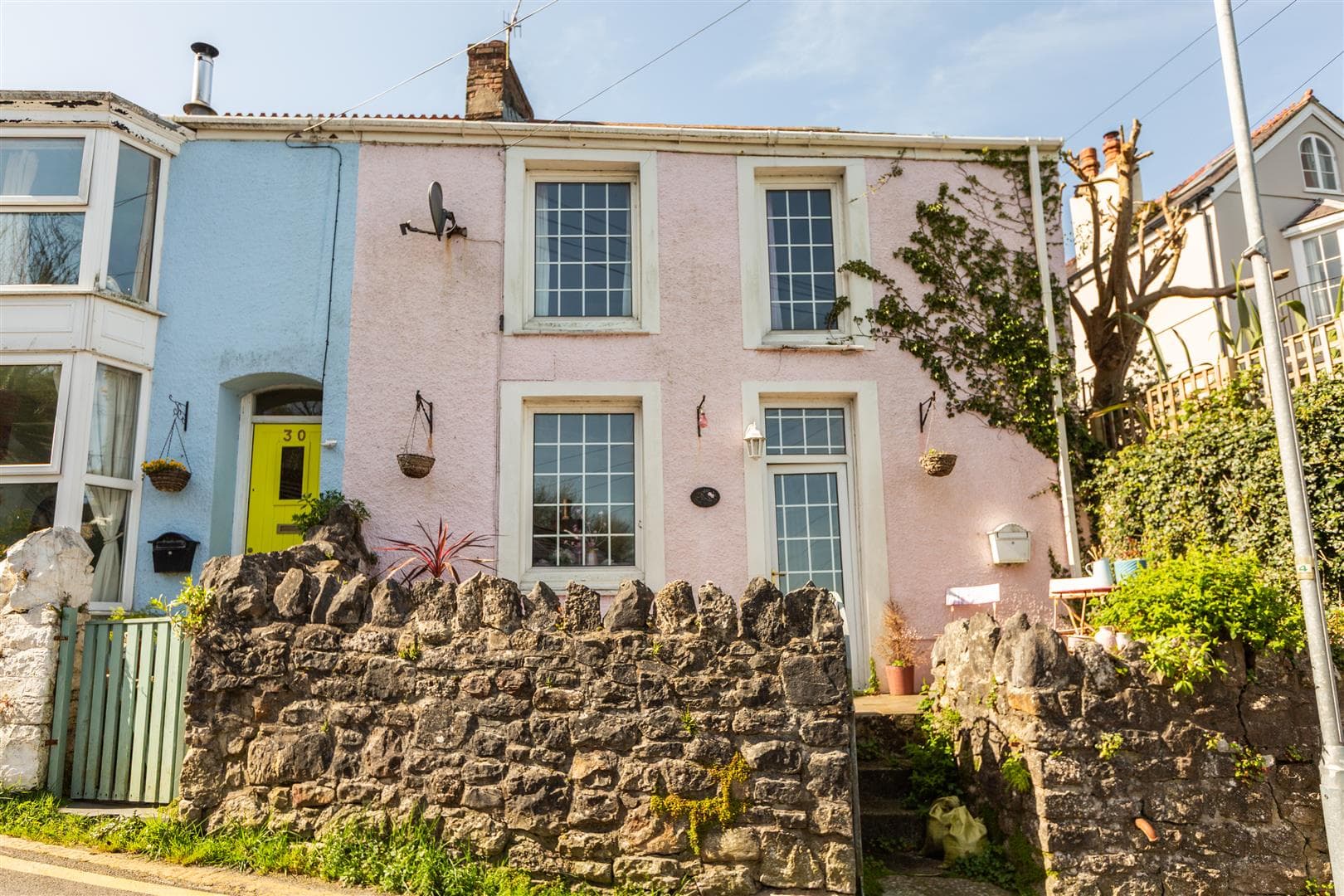 Two-Bedroom Semi-Detached Home in Mumbles