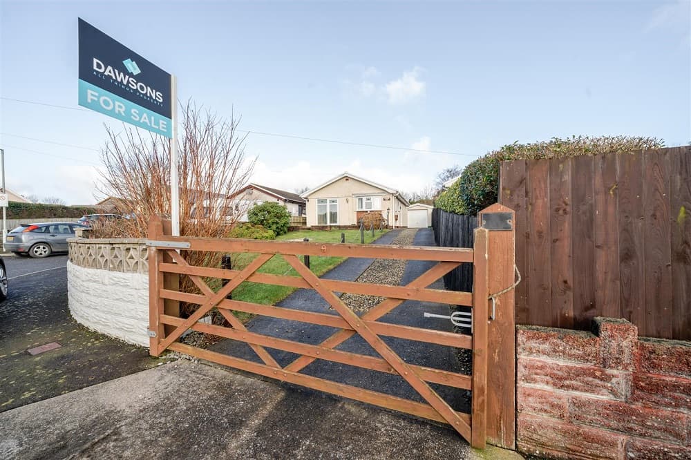 Detached Bungalow in Peaceful Setting