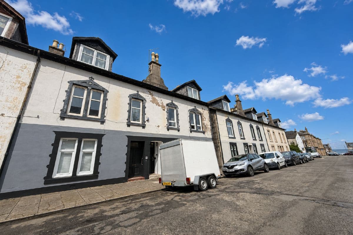 2 Bedroom Flat