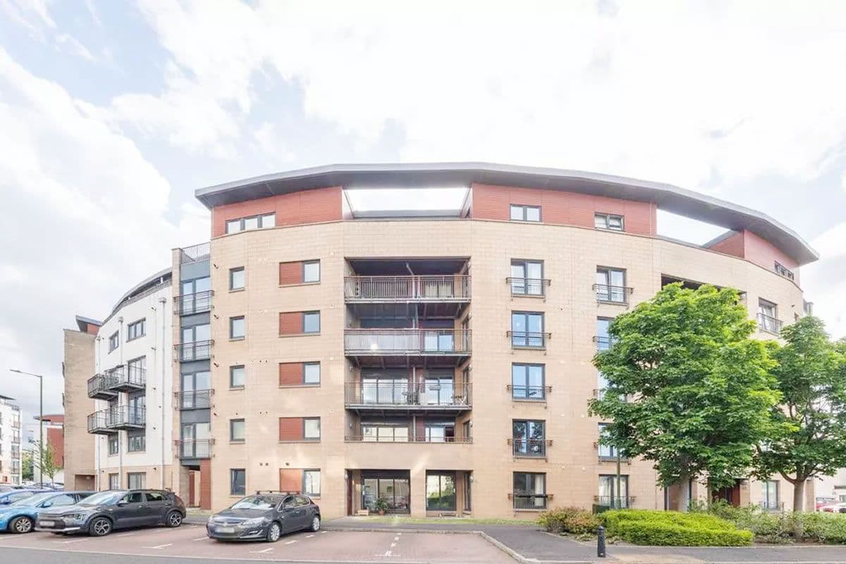 2 Bedroom Flat