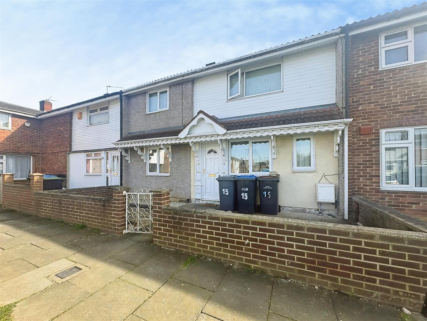 2 Bedroom House - Mid Terrace