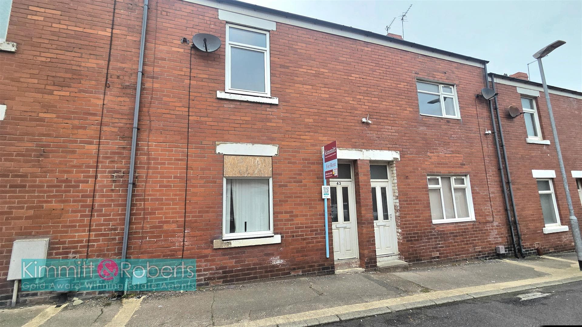 2 Bedroom House - Mid Terrace