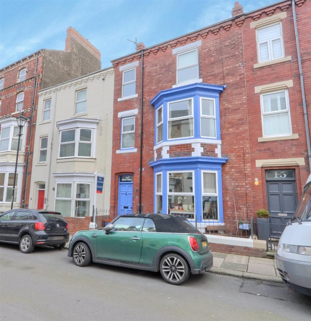 5 Bedroom House - Mid Terrace