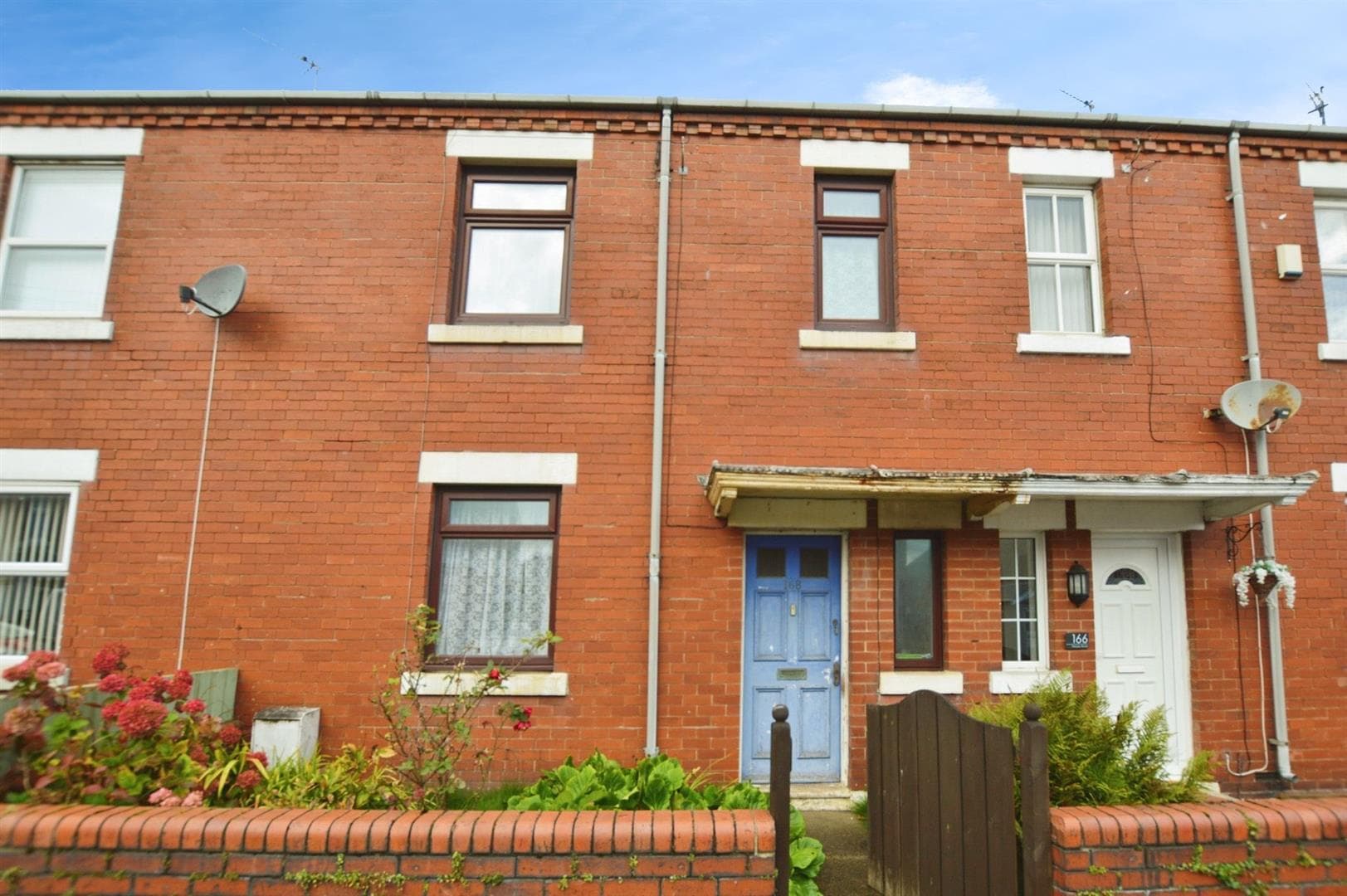 2 Bedroom House - Mid Terrace