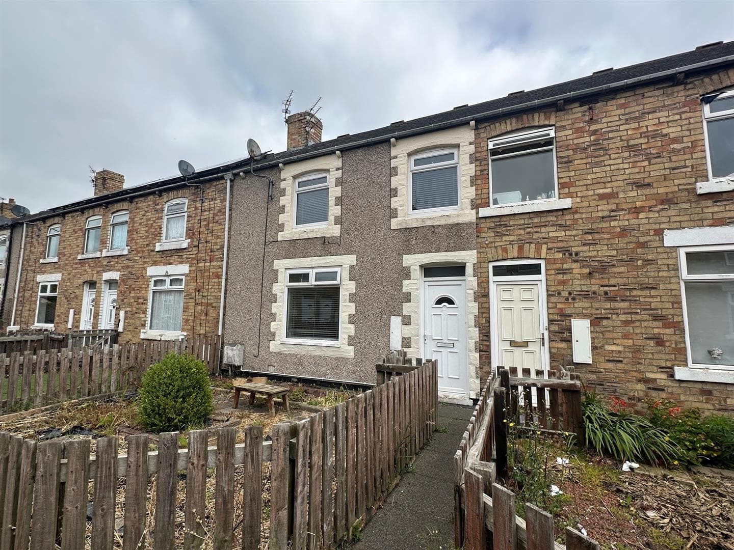2 Bedroom House - Mid Terrace