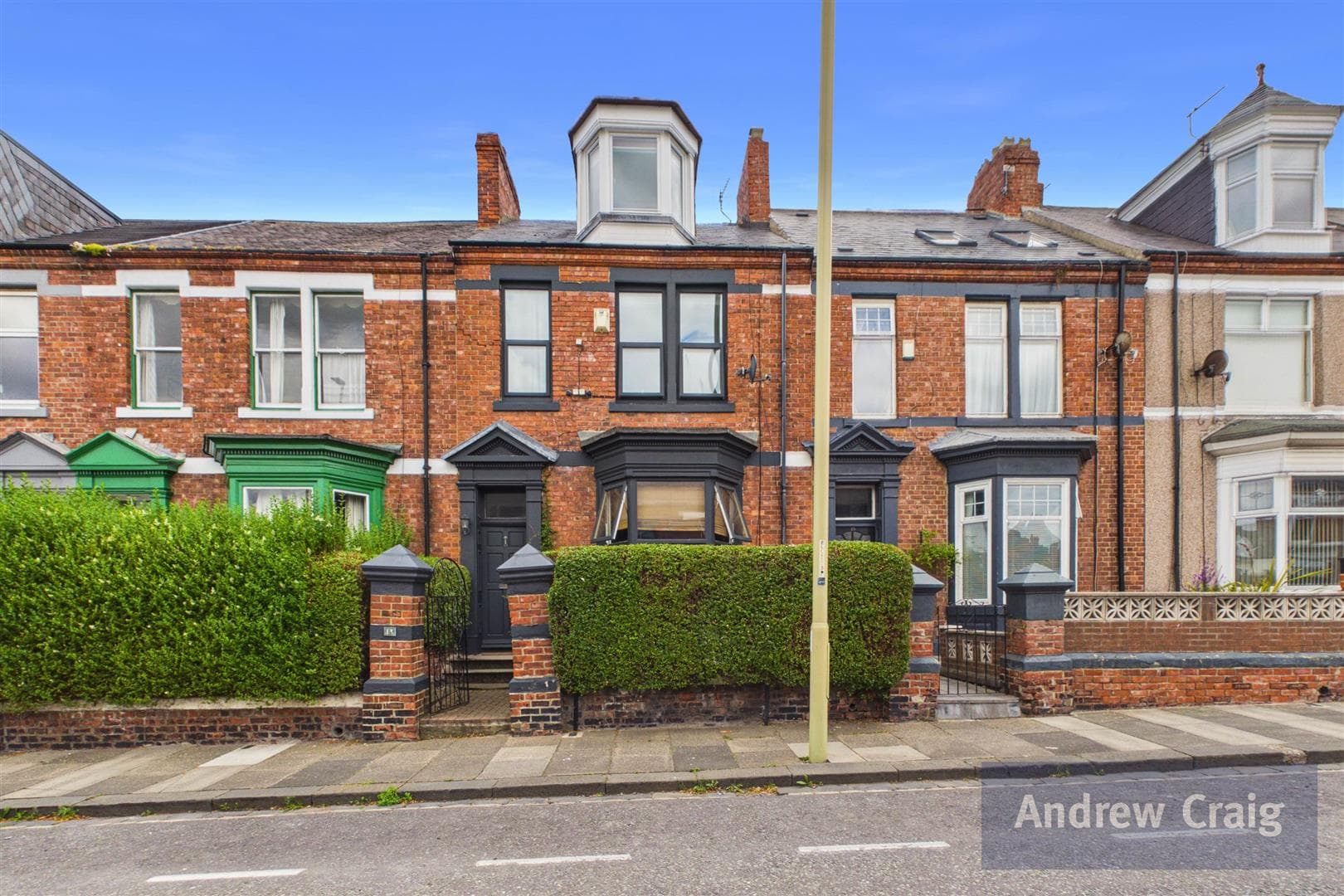5 Bedroom House - Mid Terrace