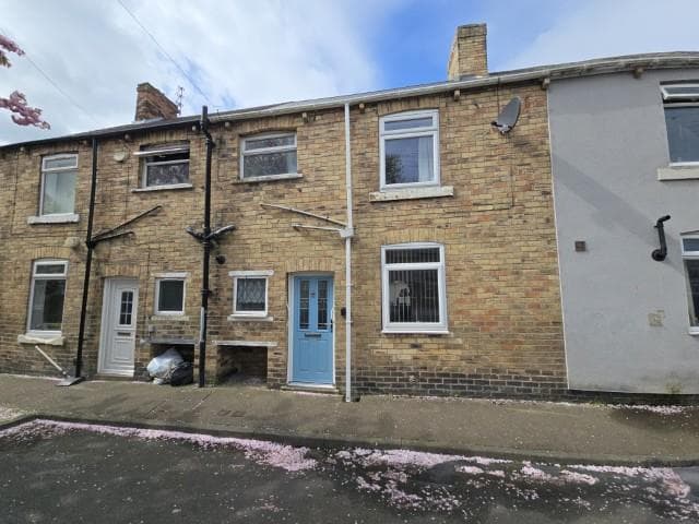 2 Bedroom House - Mid Terrace