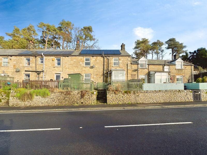 2 Bedroom House - Mid Terrace